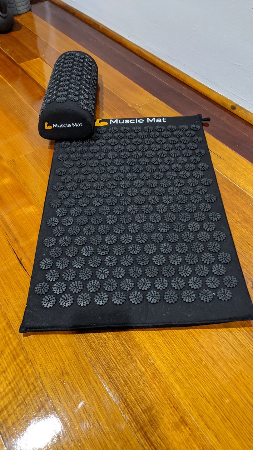Customer photo review of Muscle Mat Luxury Acupressure Mat With Pillow