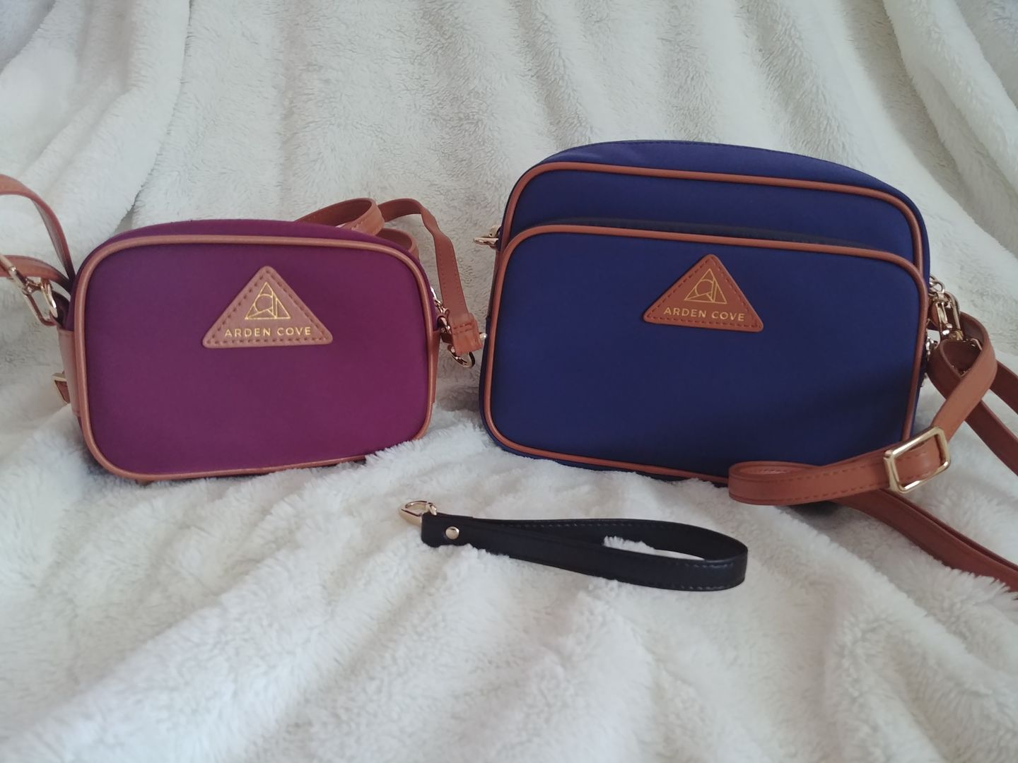 Customer photo review of Crissy Mini Crossbody with Locking Clasps Strap