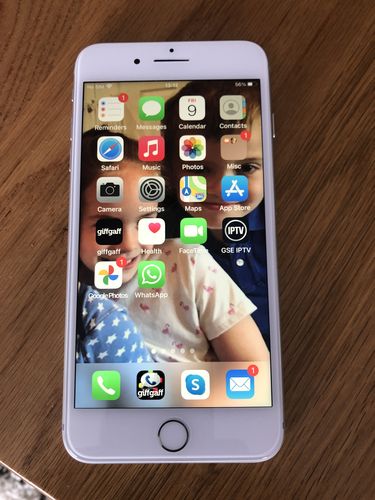 Customer photo review of Apple iPhone 8 Plus 64GB Silver Unlocked Refurbished Pristine
