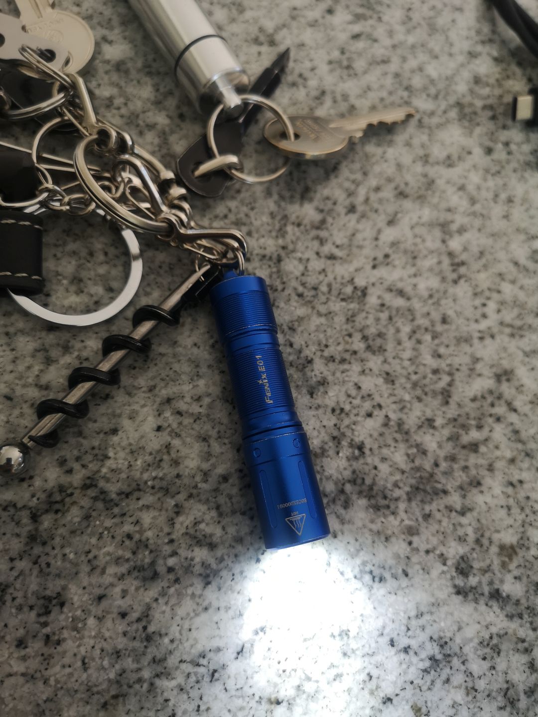 Customer photo review of Fenix E01 V2.0 - 100 lumens - piles AAA - 35 mètres de portée