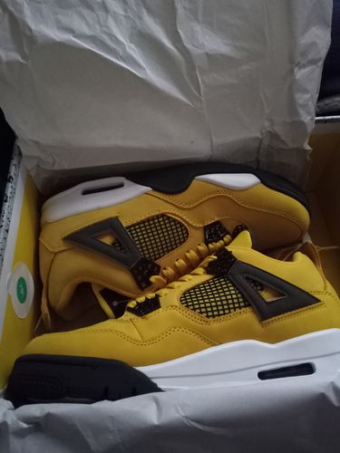 Customer photo review of 2021 Nike Air Jordan 4 “Lightning”