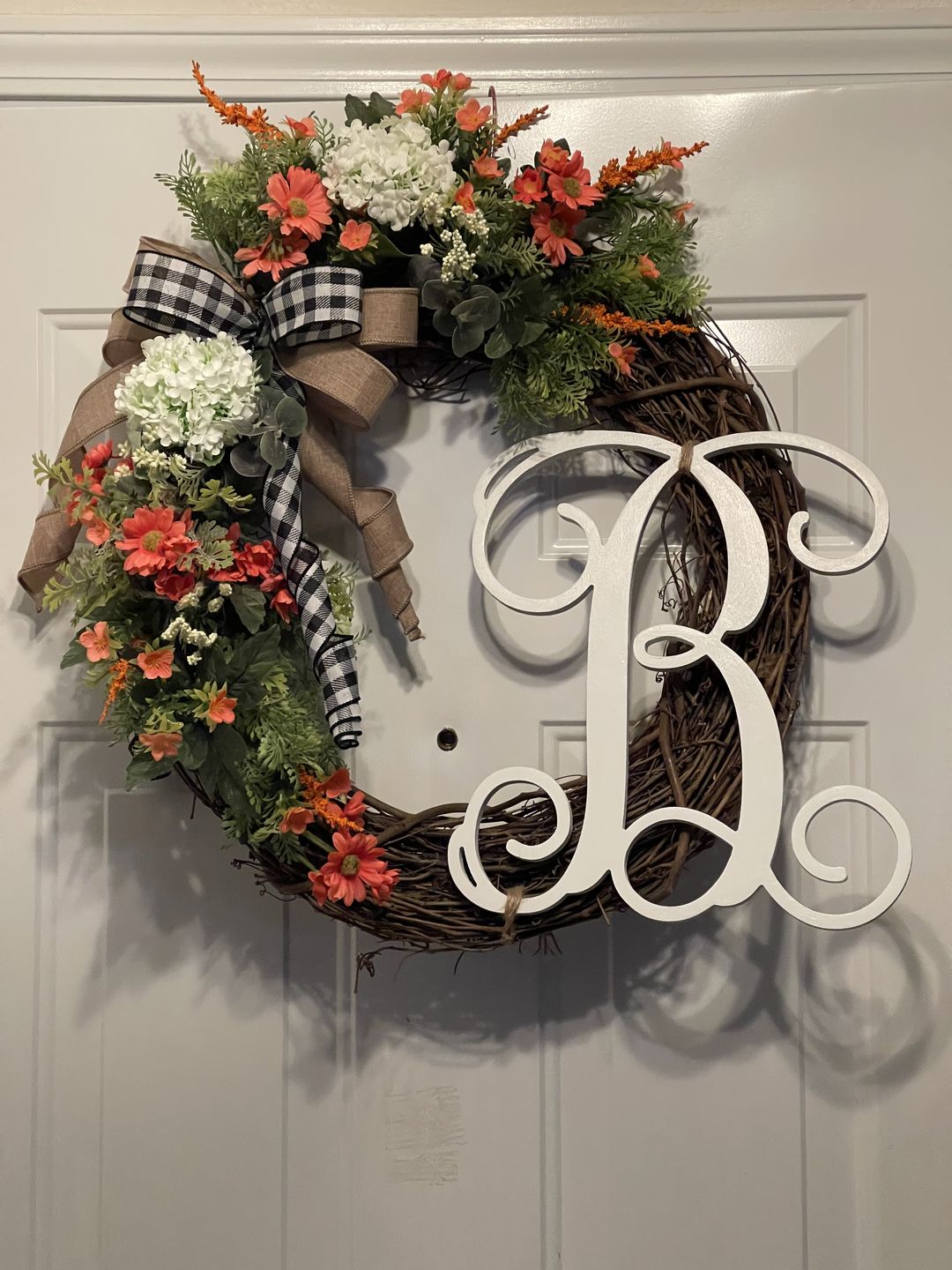 Customer photo review of 18" Round Grapevine Wreath - DECOE-038