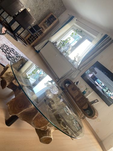 Customer photo review of Wurzel Couchtisch NAGA inkl. Glasplatte Ø 100cm