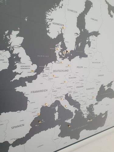 Customer photo review of DIE EUROPAKARTE - Memoboard / Pinnwand Karte mit magnetischen Pins
