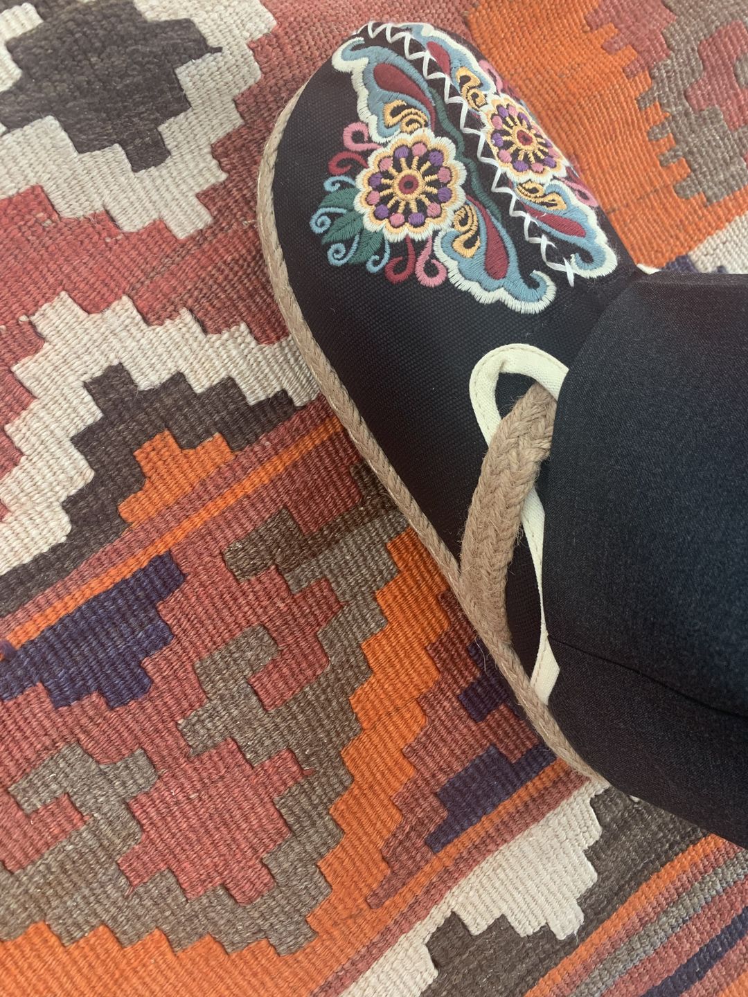 Customer photo review of Women Retro Embroidered Casual Floral Shoes