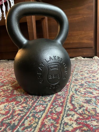 Customer photo review of 28kg / 62lbs E-coated Cast Iron Kettlebell
