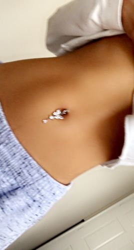 Customer photo review of Sydnei Belly Button Clip-On
