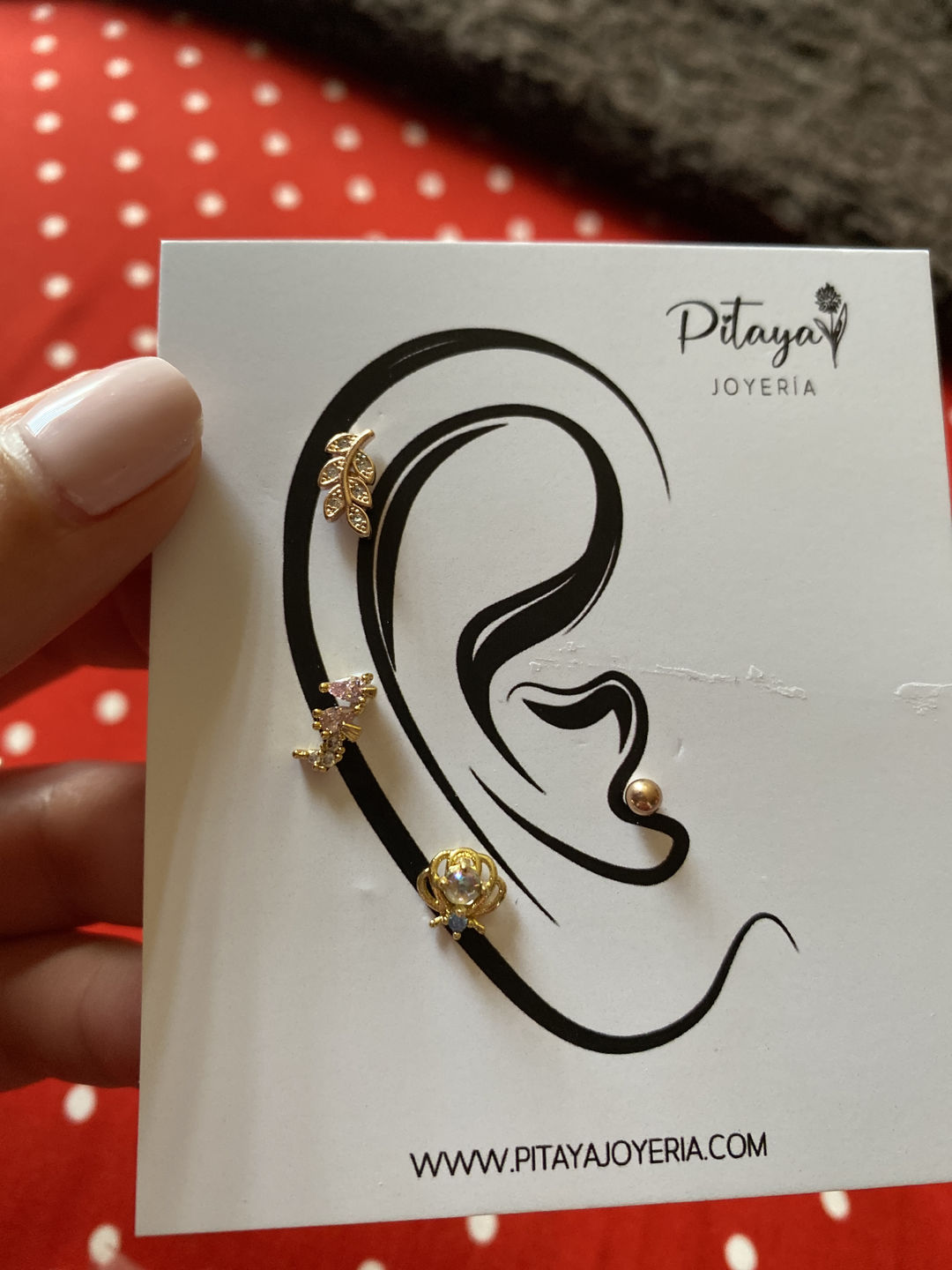 Customer photo review of Piercing Hojita de Laurel Rosca Plana
