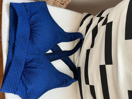 Customer photo review of GYMKARTEL® NEW SUPPORTIVE SPORTS BRA - BLUE