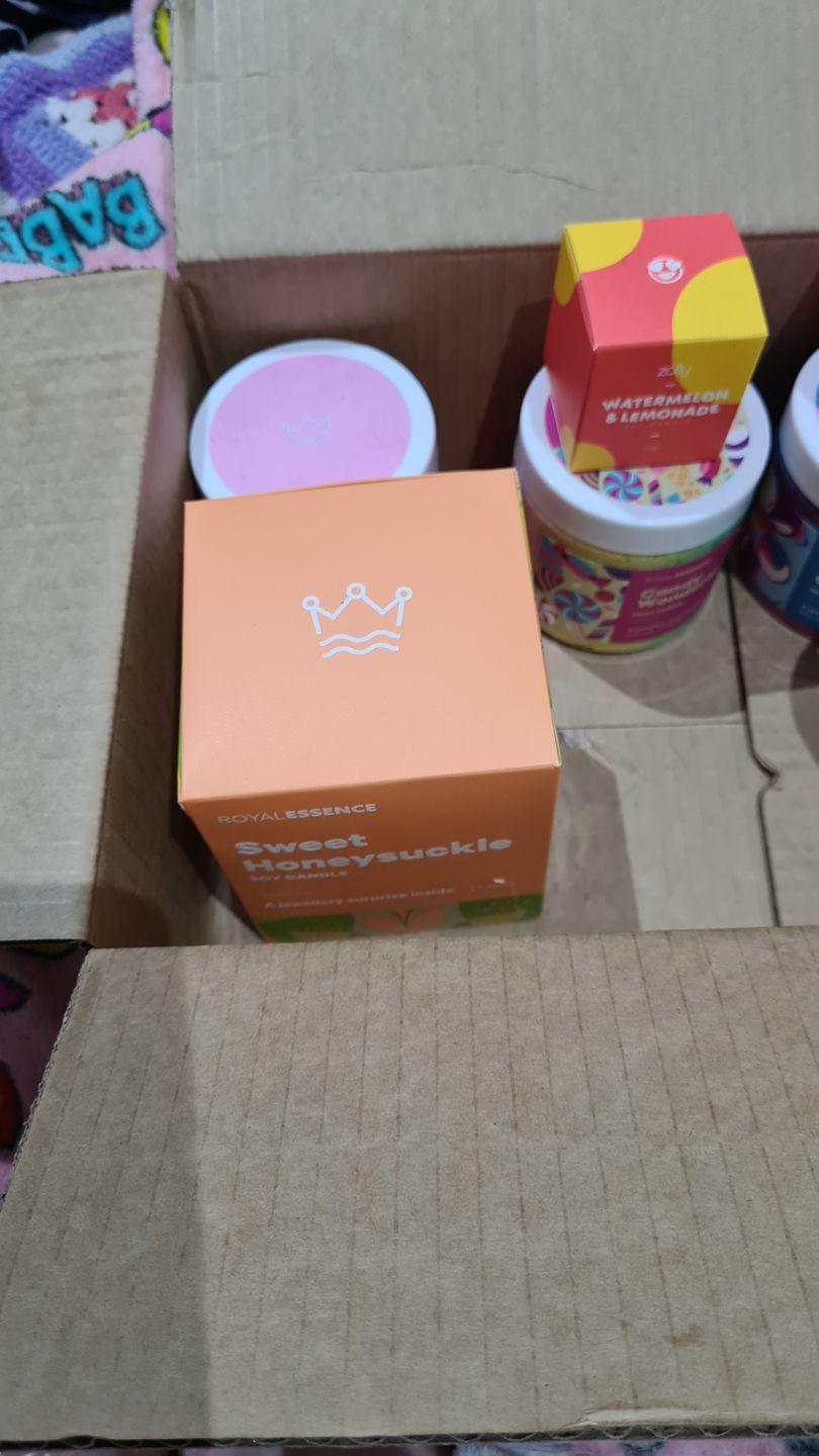 Customer photo review of Sweet Honeysuckle (Candle)