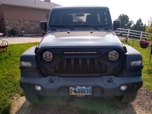 Customer photo review of Demon Grille w/ LED Off-Road Lights for 18-21 Jeep Wrangler JL & Gladiator JT | In stock on August 10