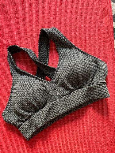 Customer photo review of GYMKARTEL® NEW SUPPORTIVE SPORTS BRA - BLACK