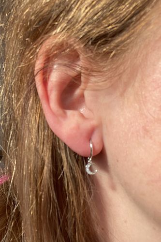 Customer photo review of Halbmond Ohrringe