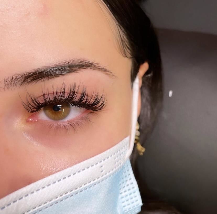 Customer photo review of Cashmere Volume Lash Extensions 0.07mm