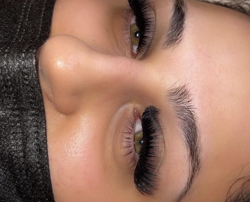 Customer photo review of Cashmere Volume Lash Extensions 0.07mm