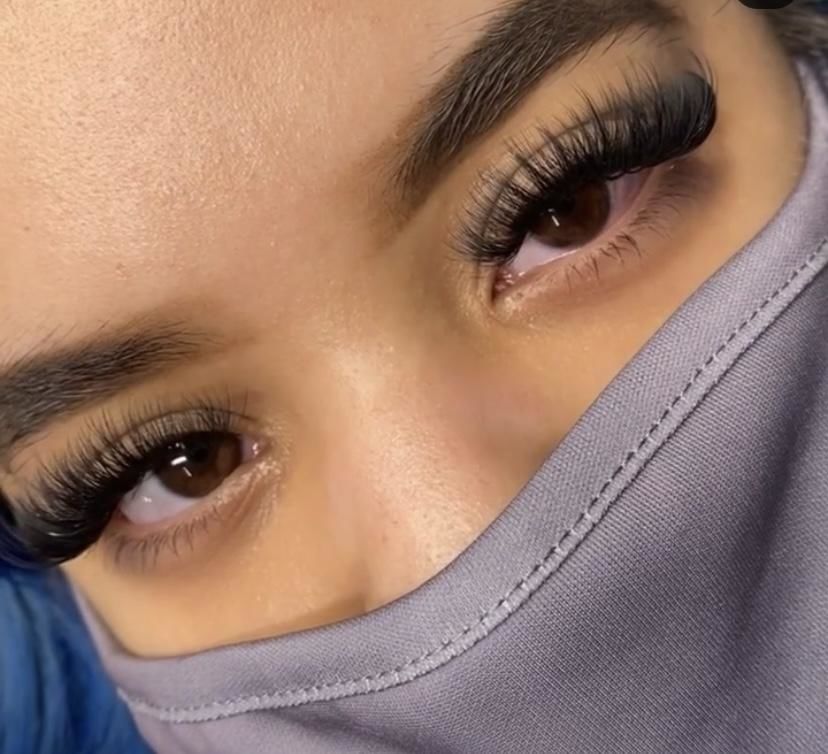 Customer photo review of Cashmere Volume Lash Extensions 0.07mm