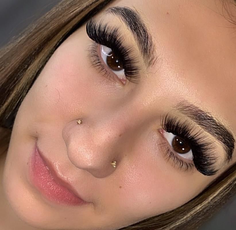 Customer photo review of Cashmere Volume Lash Extensions 0.07mm