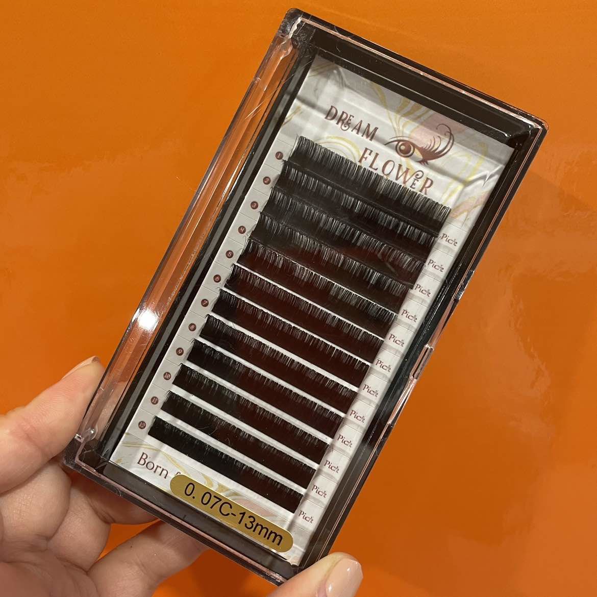Customer photo review of Cashmere Volume Lash Extensions 0.07mm