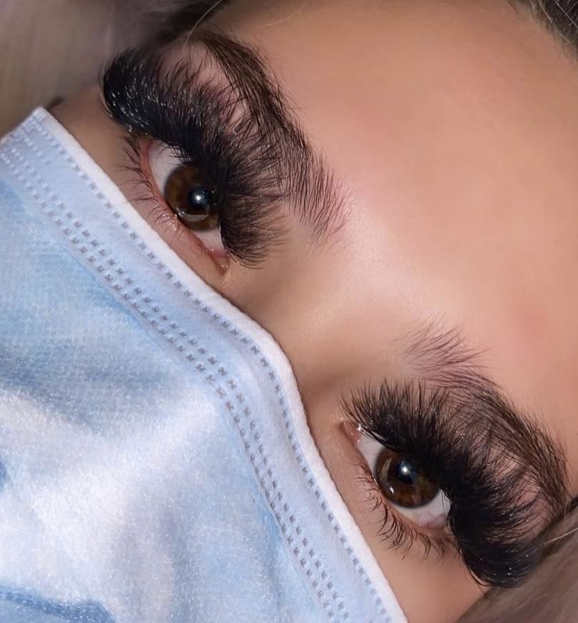 Customer photo review of Cashmere Volume Lash Extensions 0.07mm