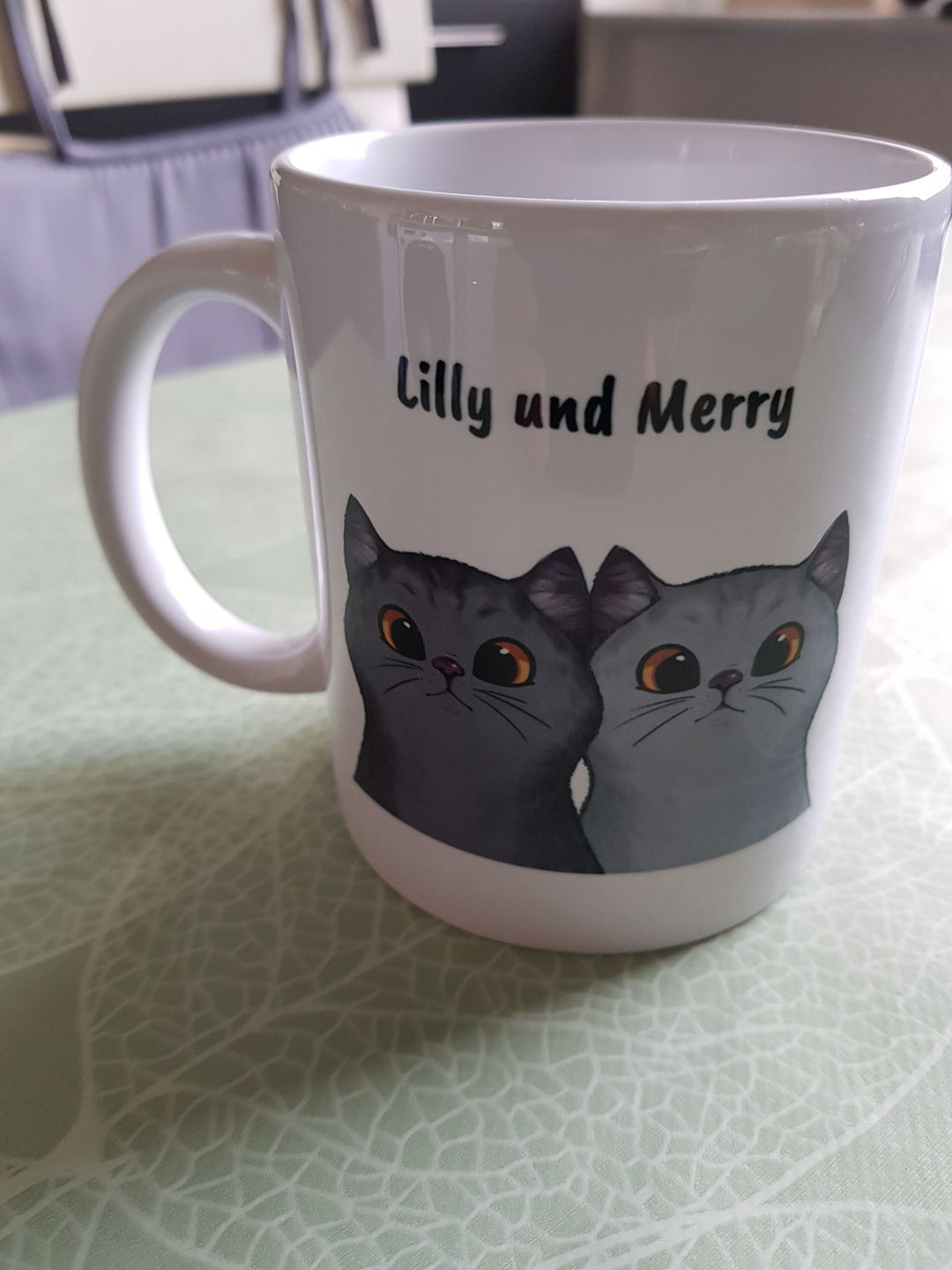 Customer photo review of Neugierige Katzen - Individuelle Tasse