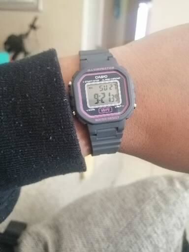 Customer photo review of Reloj Casio Vintage LA-20WH-8ADF Gris Rosado