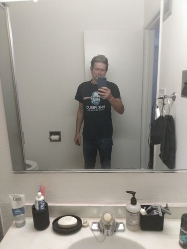 Customer photo review of Mediocrates Cotton Tee