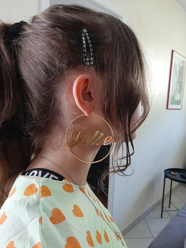 Customer photo review of Boucles d'oreilles créoles personnalisées à prénoms