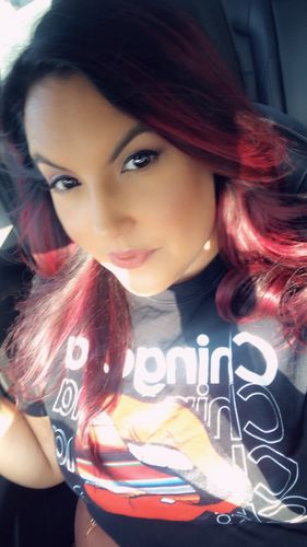 Customer photo review of Chingona Latinas Do It Best T-shirt