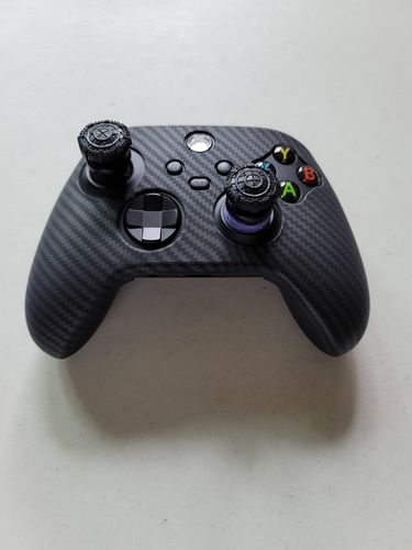 Customer photo review of Black Carbon Fiber - Xbox Series X/S Controller Skin