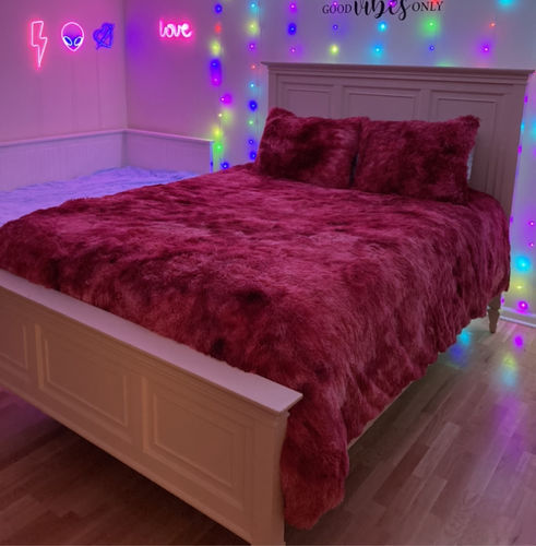 Customer photo review of Pluffy™ Tie-Dyed Bed Set