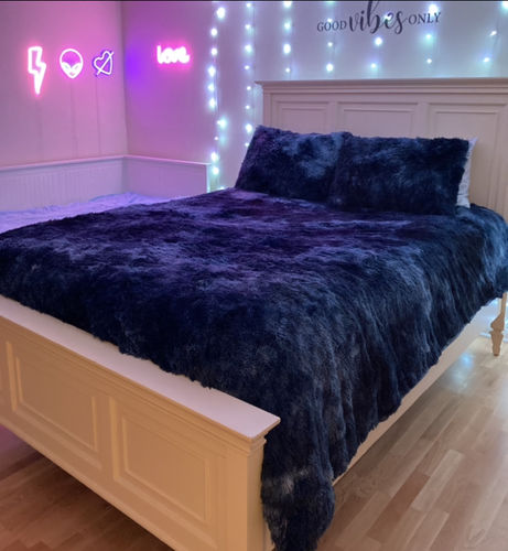 Customer photo review of Pluffy™ Tie-Dyed Bed Set