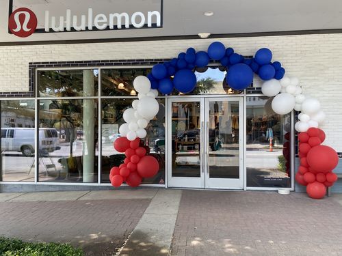 Customer photo review of Party in the USA Balloon Garland Kit