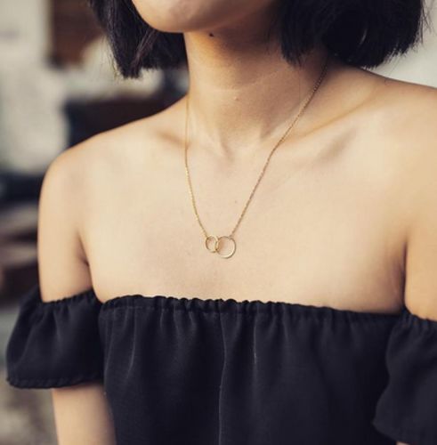 Customer photo review of Collar de Aros con tarjeta dedicatoria "Siempre voy a estar aquí" - Leona