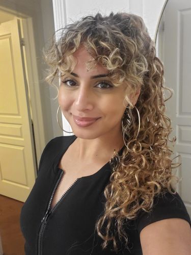 Customer photo review of Curly Ponytail Honey Blonde