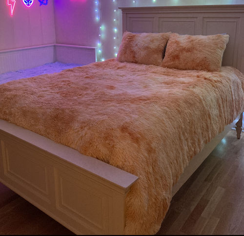 Customer photo review of Pluffy™ Tie-Dyed Bed Set