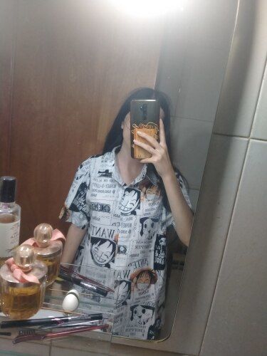 Customer photo review of One Piece Summer Shirt