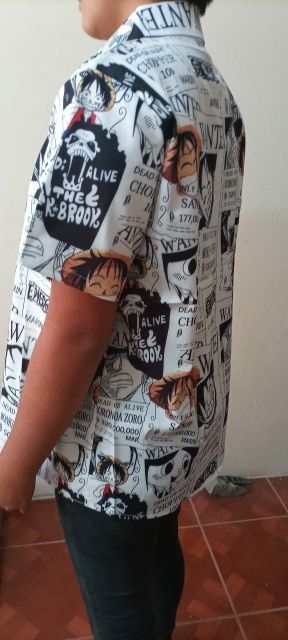 Customer photo review of One Piece Summer Shirt