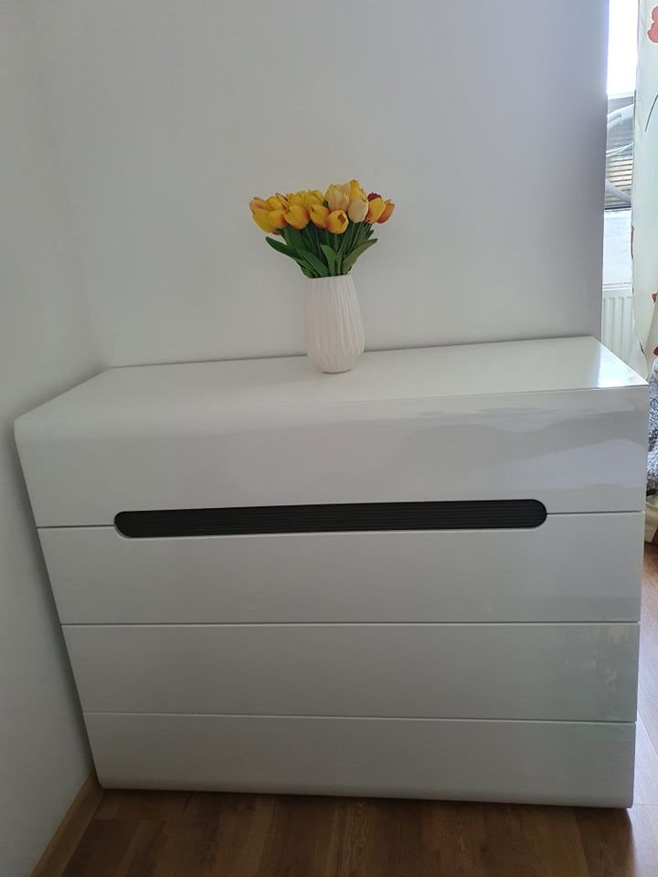 Customer photo review of Comoda AZTECA TRIO, alb, PAL, cu sertare, 105x41x84 cm