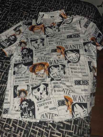 Customer photo review of One Piece Summer Shirt
