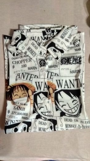 Customer photo review of One Piece Summer Shirt