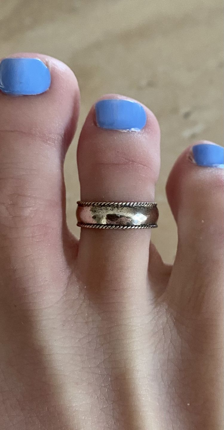 Customer photo review of Classic Toe Ring