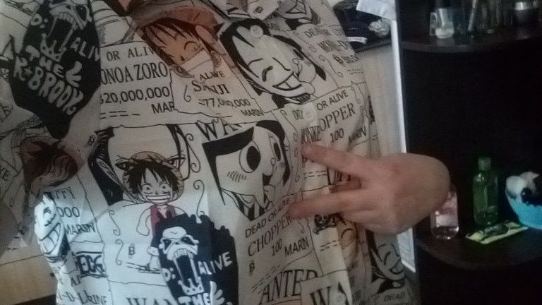 Customer photo review of One Piece Summer Shirt