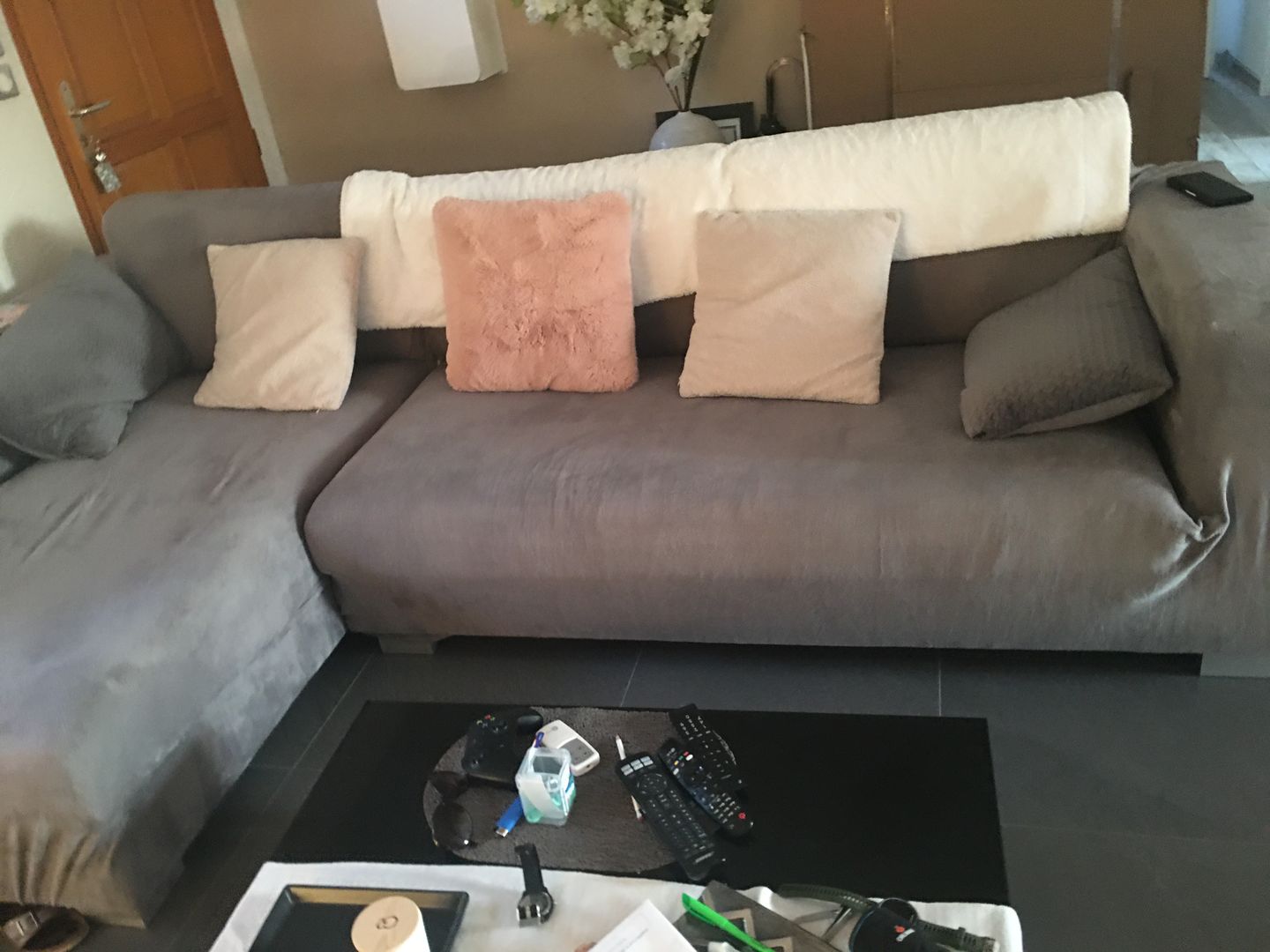 Customer photo review of Gris clair - Housses en velours Extensibles de Fauteuil et Canapé - La Maison des Housses