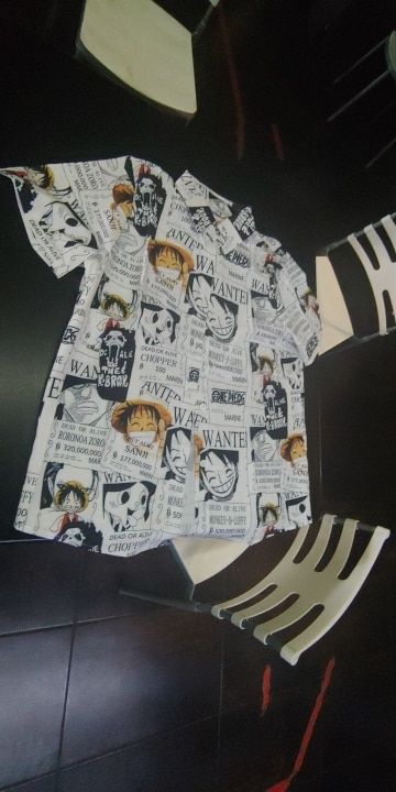 Customer photo review of One Piece Summer Shirt