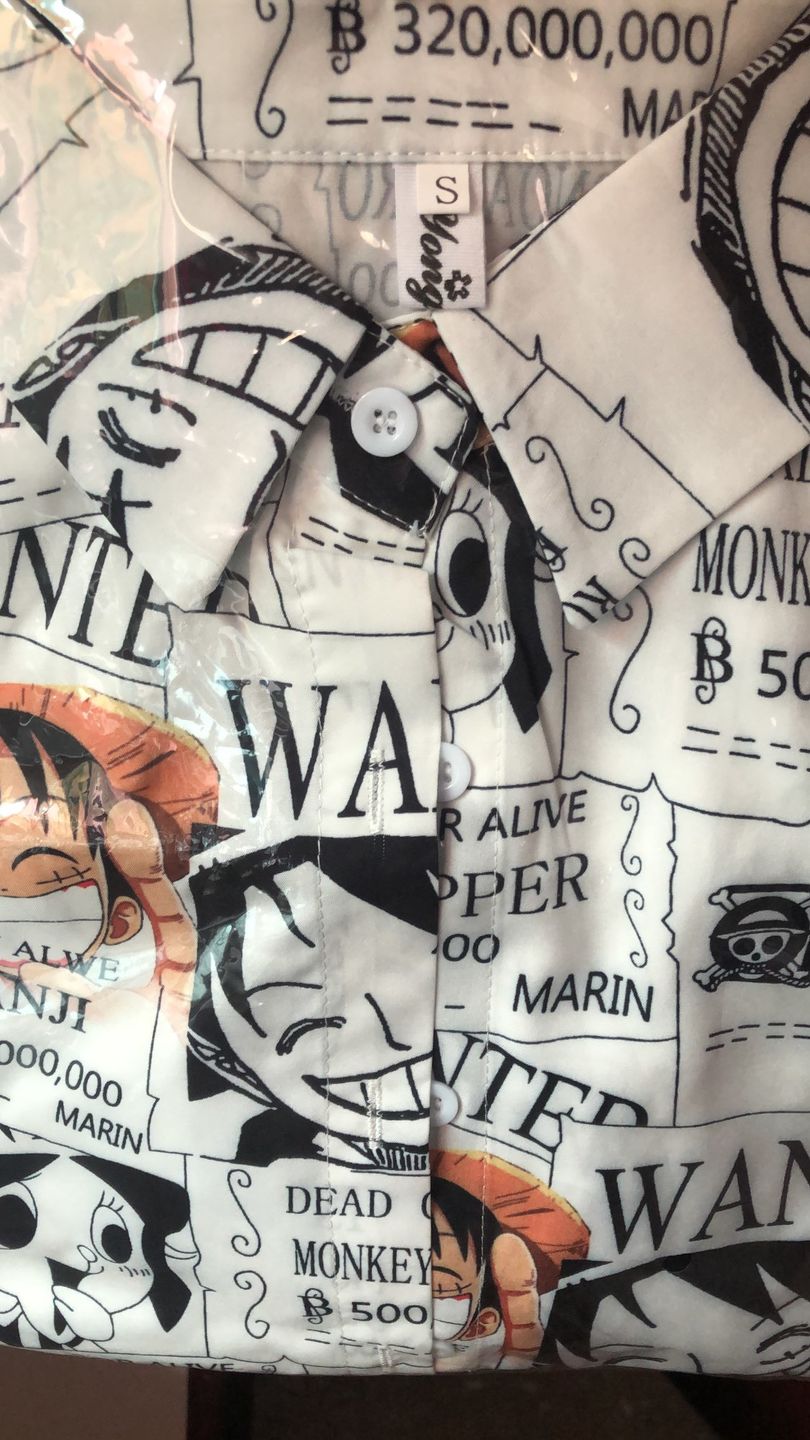 Customer photo review of One Piece Summer Shirt