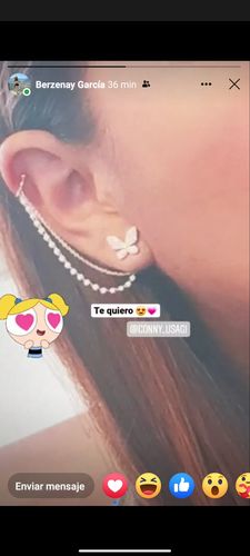 Customer photo review of Aretes Karma con Perla