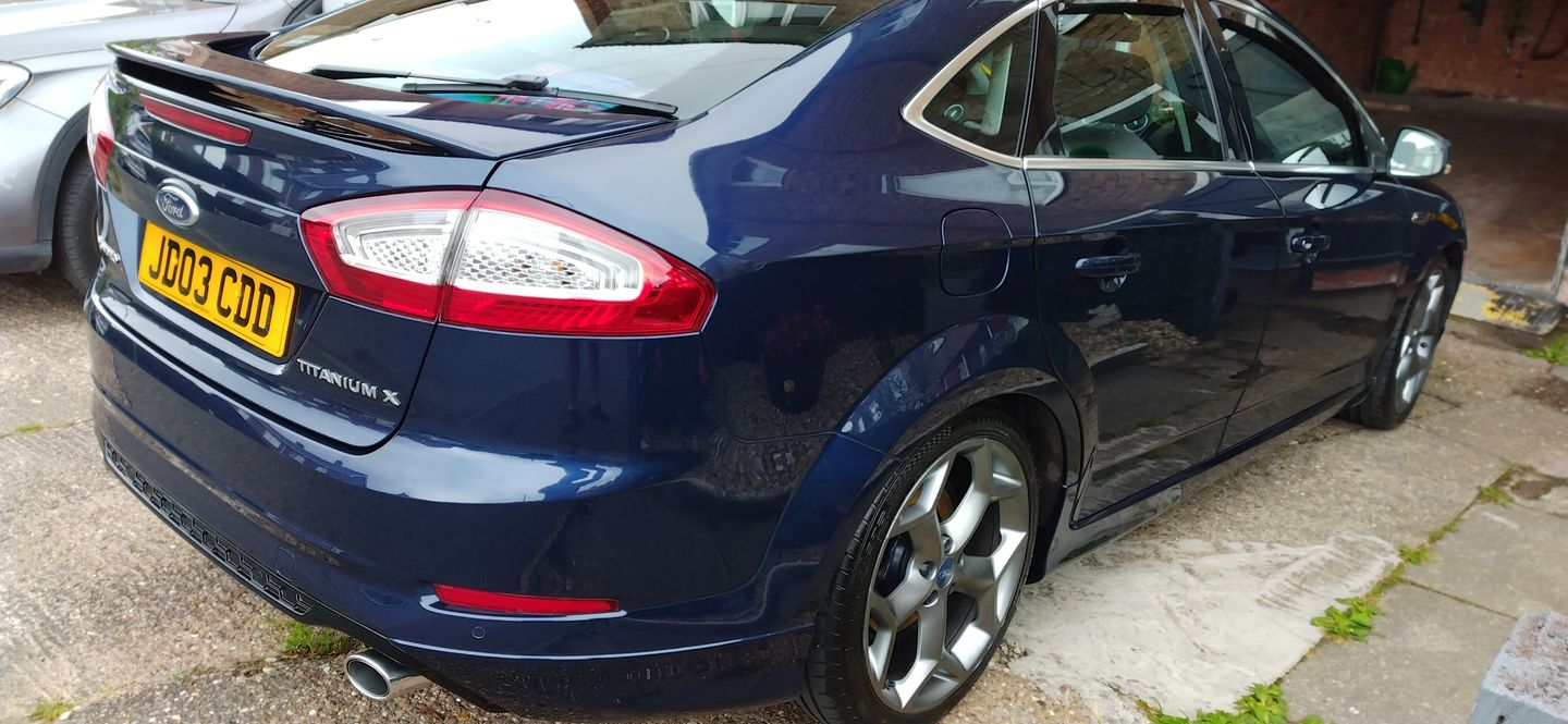 Customer photo review of EZ Blue Vision FishScale Window & Glass Cloth 16x16"