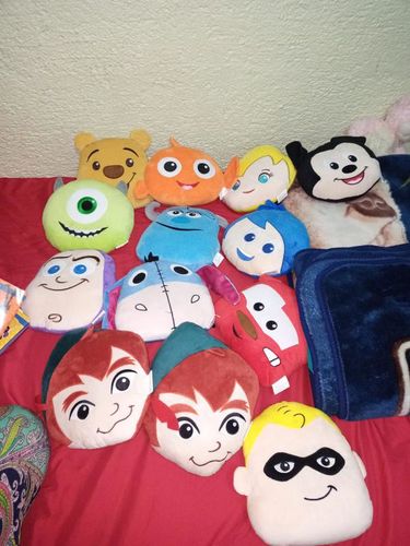 Customer photo review of Colección Completa de Cuentos: 12 libros + 12 almohadas