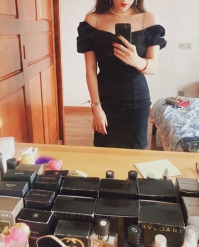 Customer photo review of Puff Sleeve V-Neck Denim Dresses