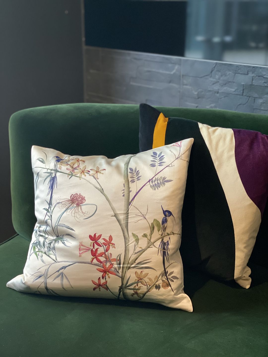 Customer photo review of Hummingbird Pure Silk Cushion Cover